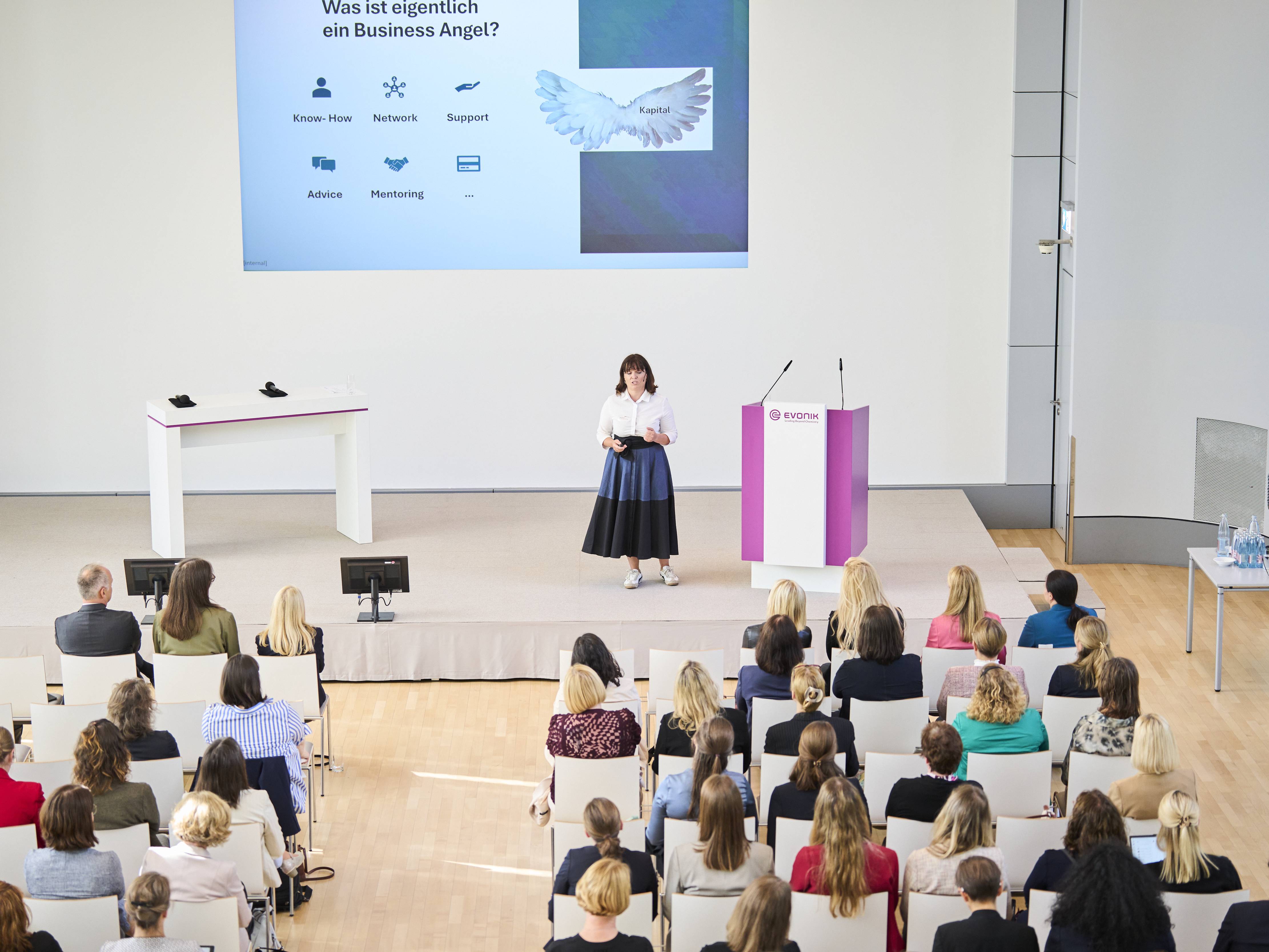 Der Raum von oben während der Keynote von Katja Ruhnke