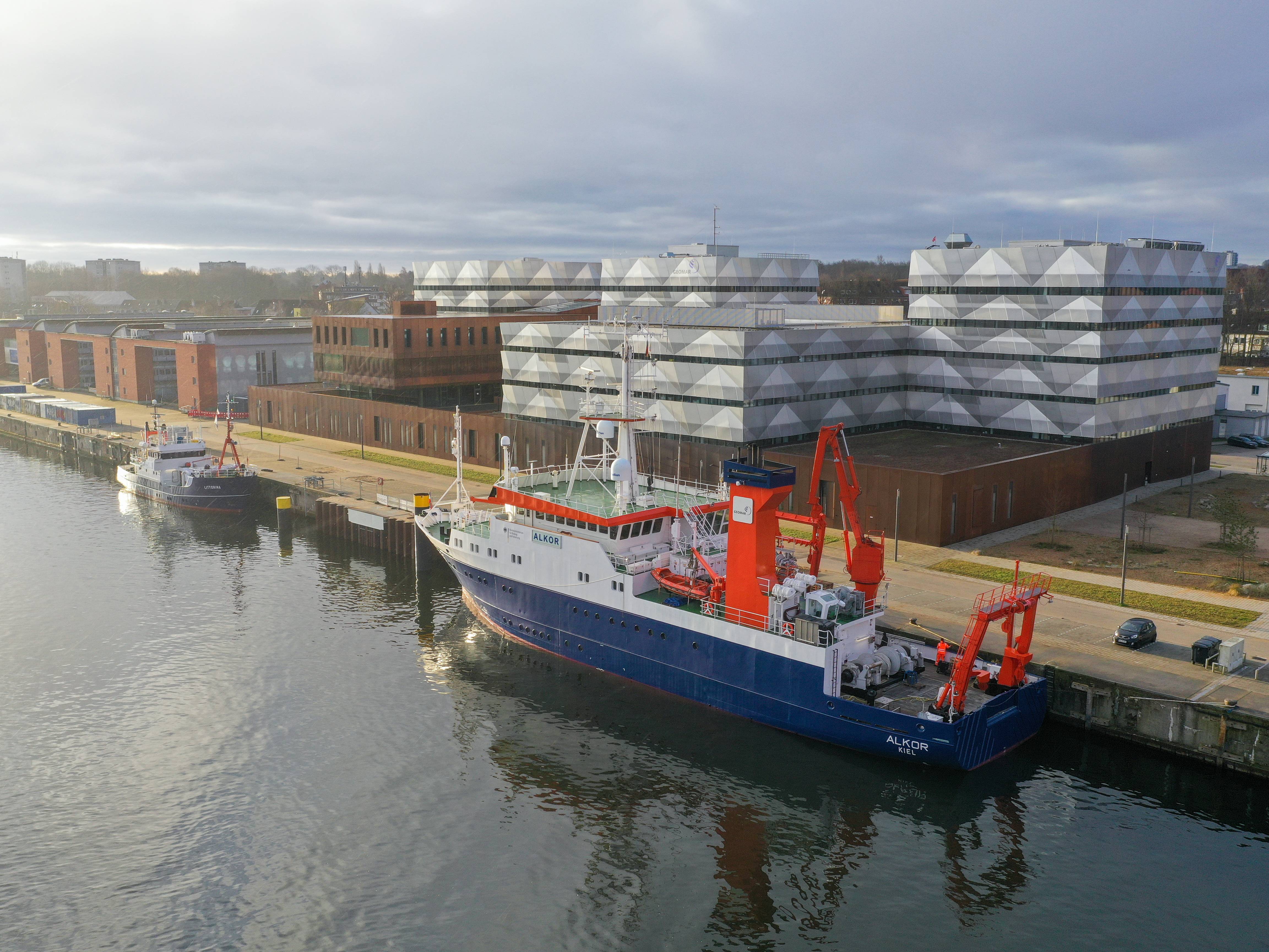 Auslaufen des GEOMAR-Forschungsschiffes ALKOR 