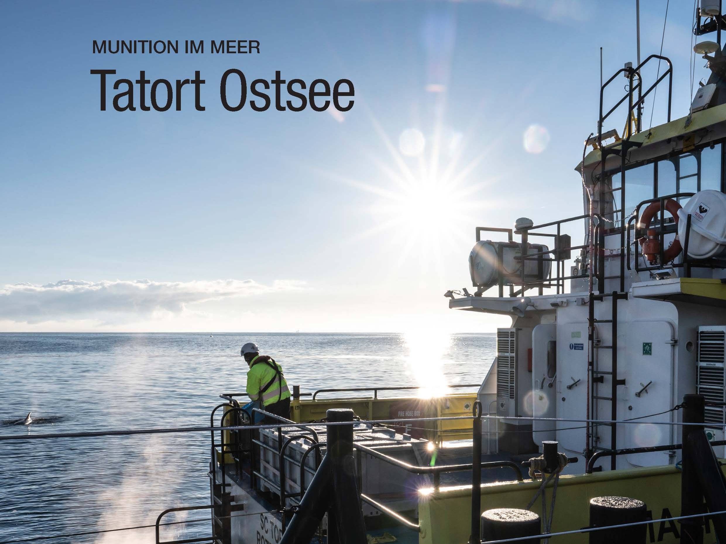 Cover des VAA Magazins, Ausgabe August 2025: Das Coverfoto zeigt ein Forschungsschiff auf der Ostsee, das sich auf Hoher See zur Munitionsbergung befindet. Die Schlagzeile lautet: „Munition im Meer – Tatort Ostsee“. Die Teaser über dem Cover lauten: „Befindlichkeit in der Chemie – Stimmung leicht verbessert“, „Mitbestimmung im Betrieb – Konferenz für Betriebsräte“ und „Interview zum Arbeitsrecht – Homeoffice im Visier“.